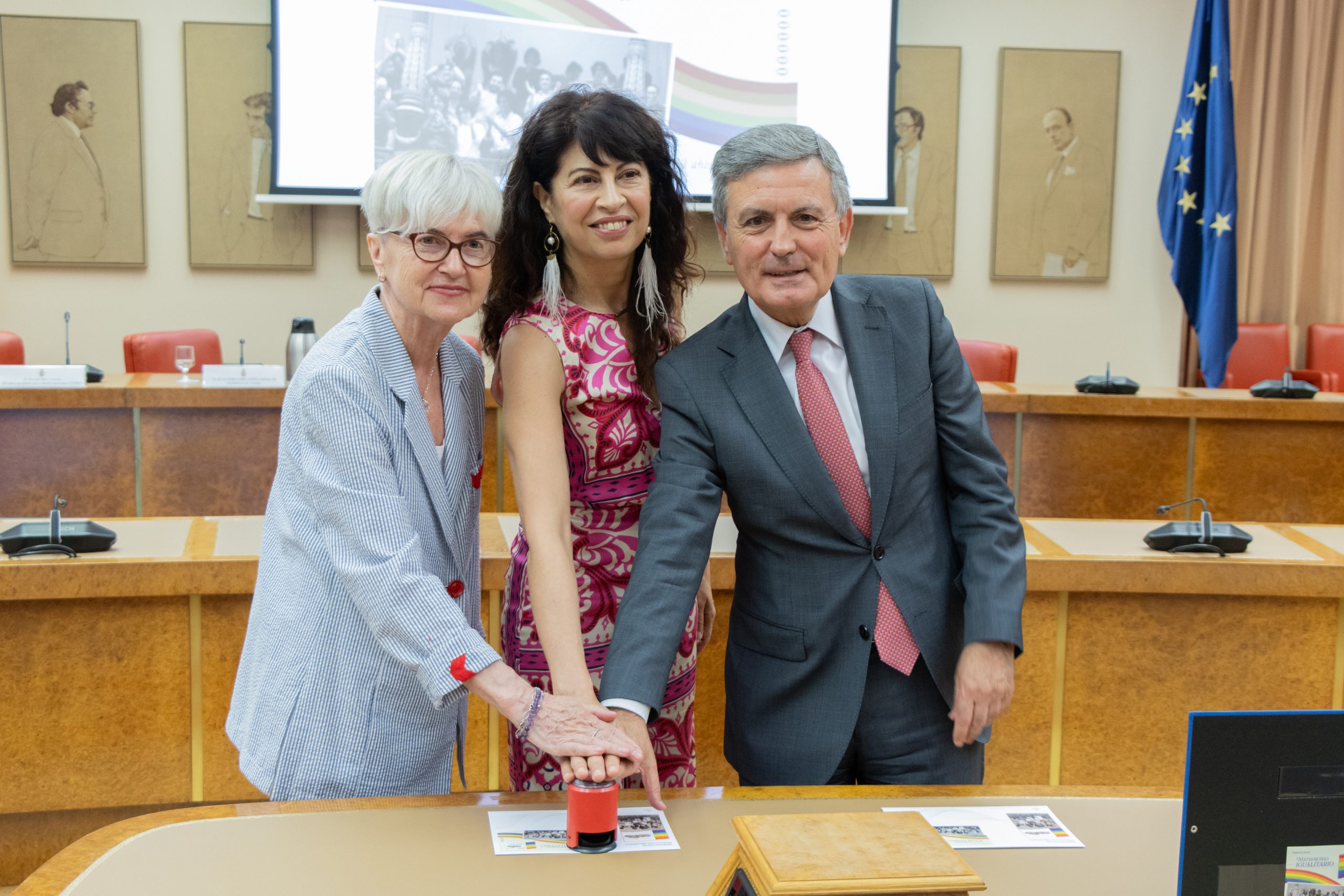 Imagen del artículo El Ministerio de Igualdad y Correos lanzan un sello conmemorativo del 20 aniversario del matrimonio igualitario
